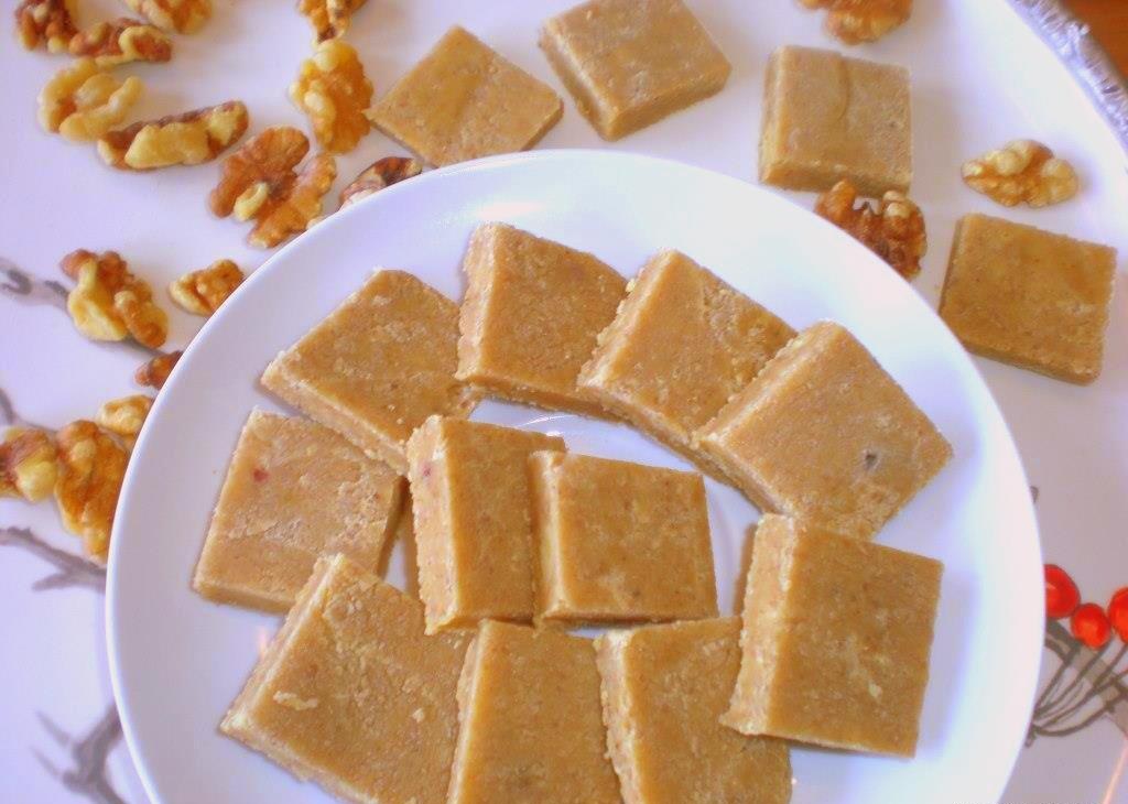 ड्राई फ्रुट्स खाते-खाते हो गए है बोर तो घर में बनाए अखरोट की बर्फी, जानिए क्या है विधि : INDIAN FOOD RECIPES ड्राई फ्रुट्स खाते-खाते हो गए है बोर तो घर में बनाए अखरोट की बर्फी, जानिए क्या है विधि : INDIAN FOOD RECIPES